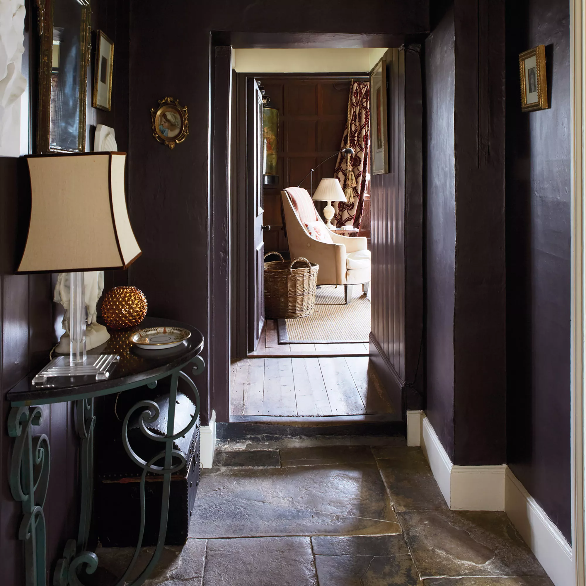 Farrow & Ball Modern Mahogany No.36 Eggshell Paint, 750ml 6 Farrow & Ball Modern Mahogany No.36 Eggshell Paint, 750ml - Image 4