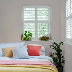 Laura Ashley Pearl Eggshell Emulsion Paint, 750ml -Rust-Oleum Shop laura ashley pearl eggshell emulsion paint 750ml5011583473445 02i bq