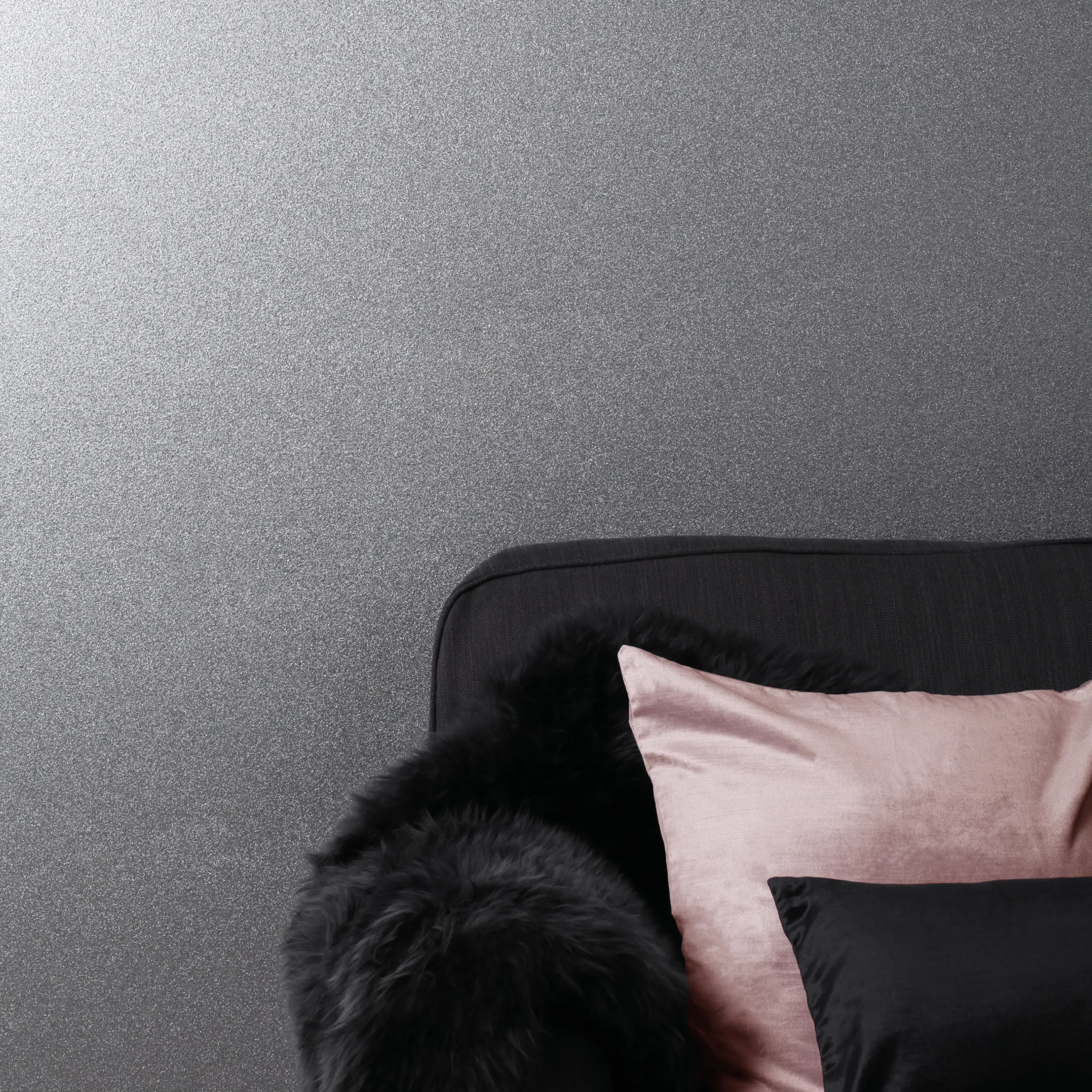 Rust-Oleum Ultra Shimmer Silver Glitter Effect Mid Sheen Multi-surface Topcoat Paint Glitter, 750ml 5 Rust-Oleum Ultra Shimmer Silver Glitter Effect Mid Sheen Multi-surface Topcoat Paint Glitter, 750ml - Image 3